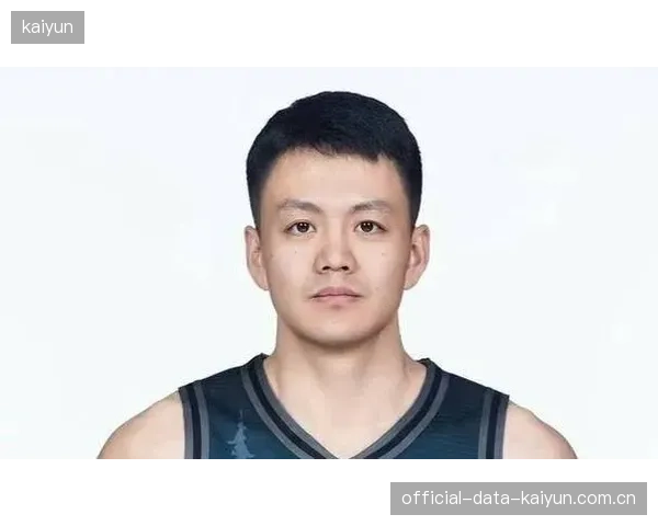 前吉林队核心姜宇星转会辽宁男篮，他的持球冲击力将有效弥补张镇麟离队后的锋线火力空缺。